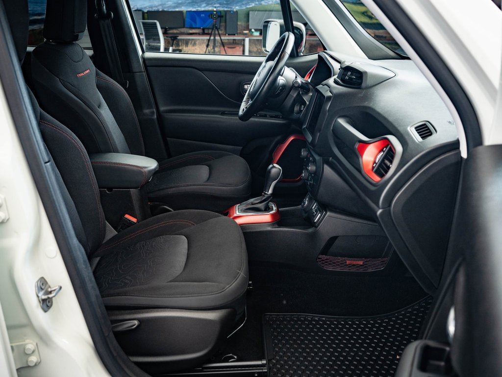 Used 2022 Jeep Renegade Trailhawk image 21