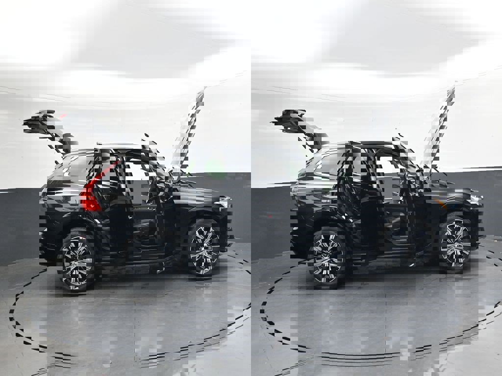 Used 2023 Volvo XC60 B5 Ultimate AWD/4WD image 33