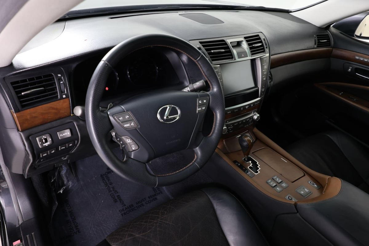 Used 2010 Lexus LS 460 RWD image 21