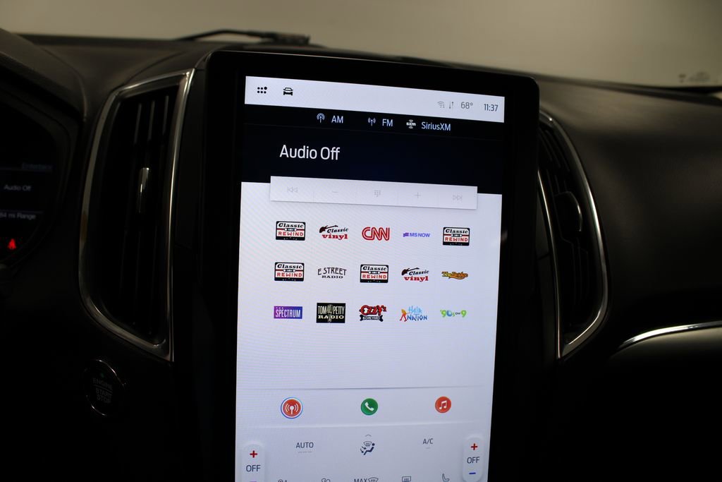 Used 2024 Ford Edge Titanium image 48