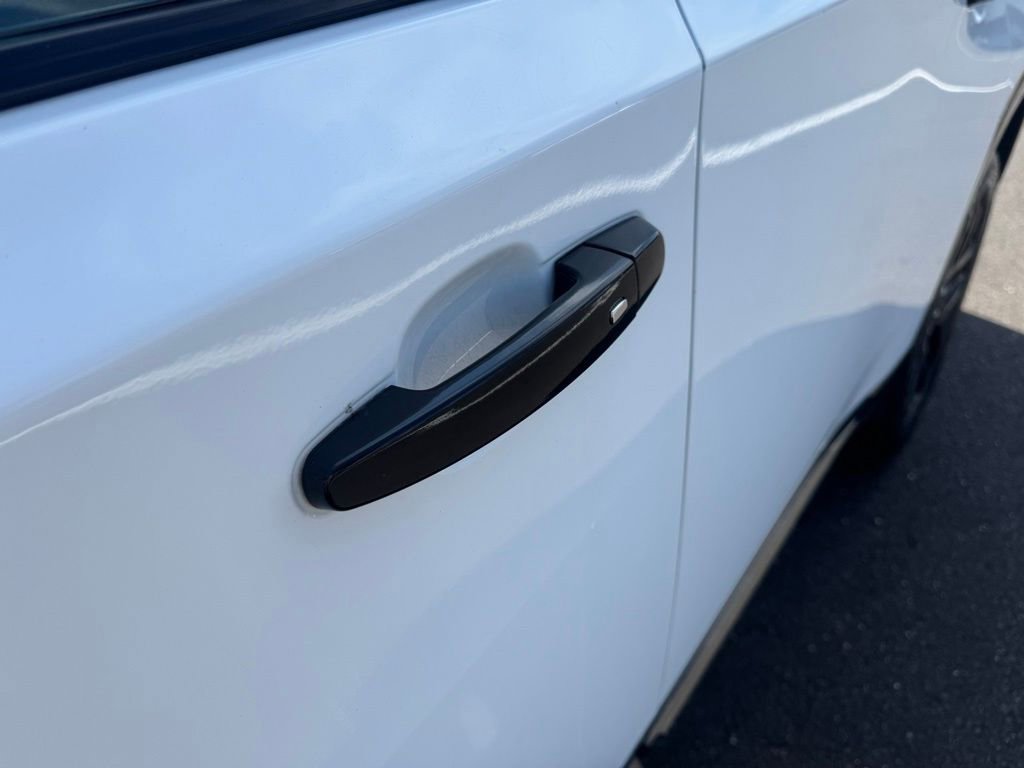 Used 2019 Chevrolet Traverse Premier w/ Redline Edition image 16