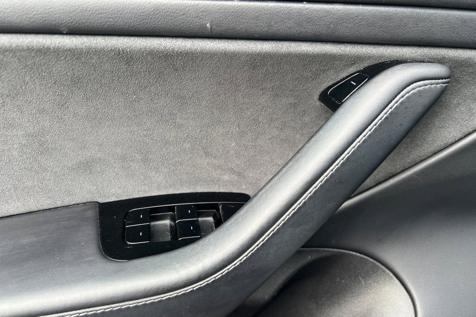 Used 2019 Tesla Model 3 Standard Range image 12