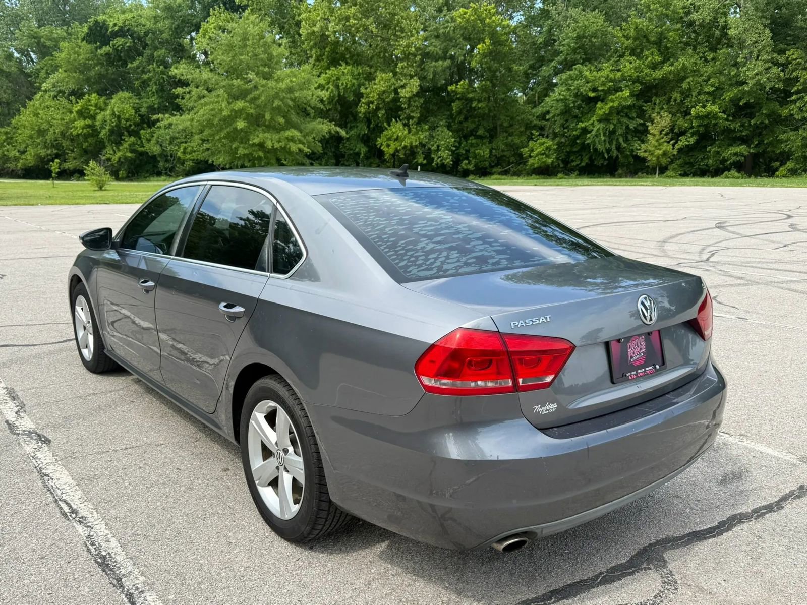 Used 2012 Volkswagen Passat 2.5 SE FWD image 8