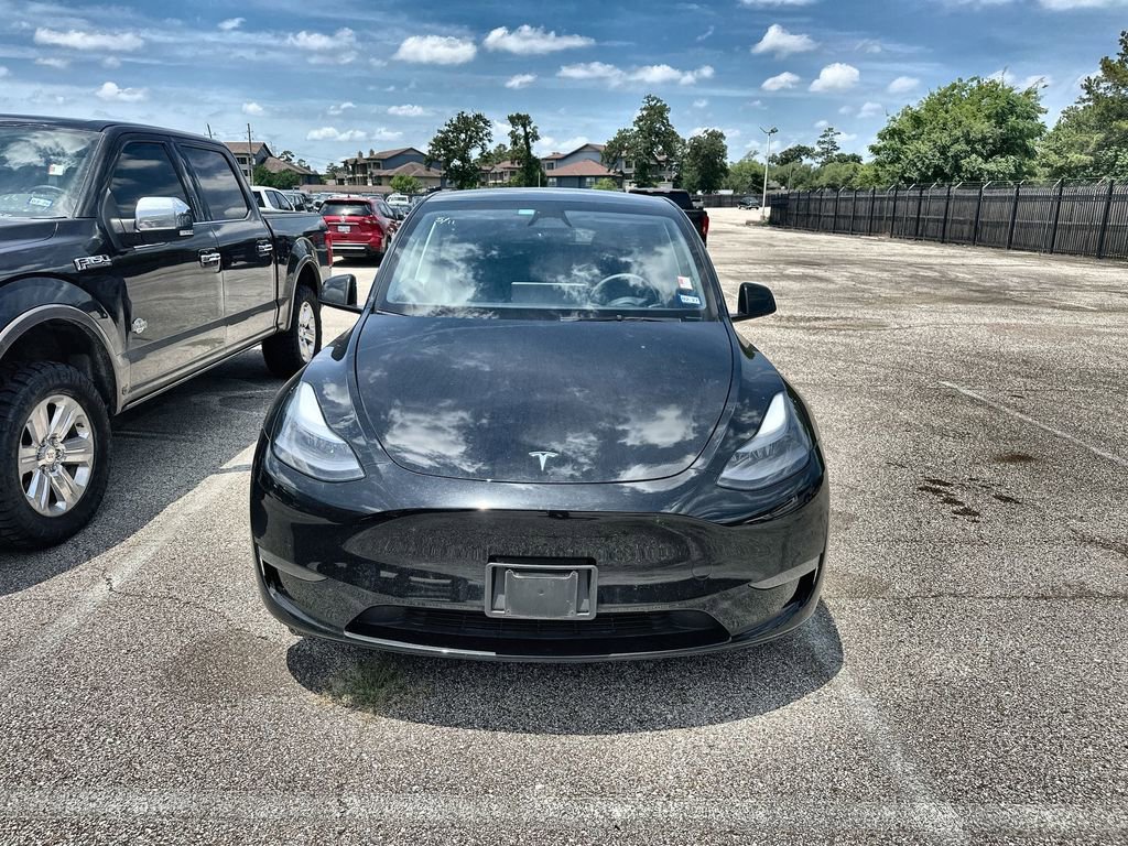 Used 2025 Tesla Model Y Long Range AWD/4WD image 2
