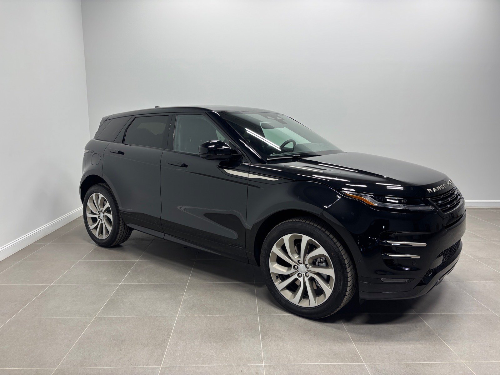 New 2026 Land Rover Range Rover Evoque Hoxton AWD/4WD image 5