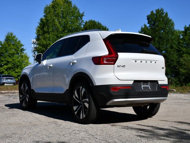Used 2023 Volvo XC40 B5 Plus w/ Driver Assist Package AWD/4WD image 5