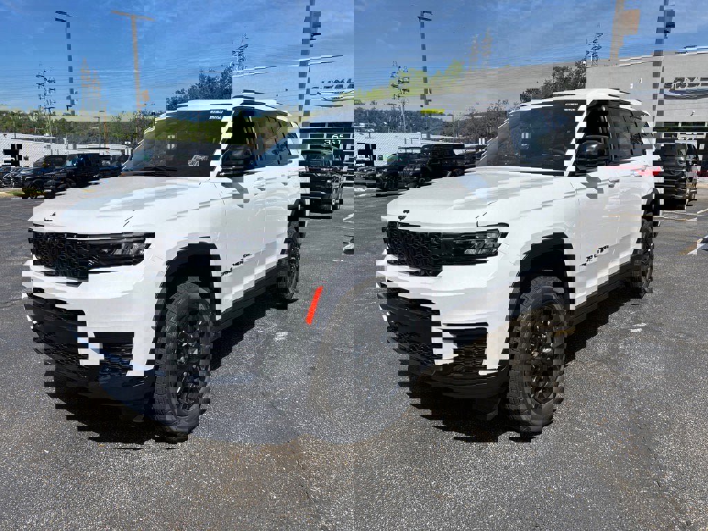 New 2025 Jeep Grand Cherokee L Altitude