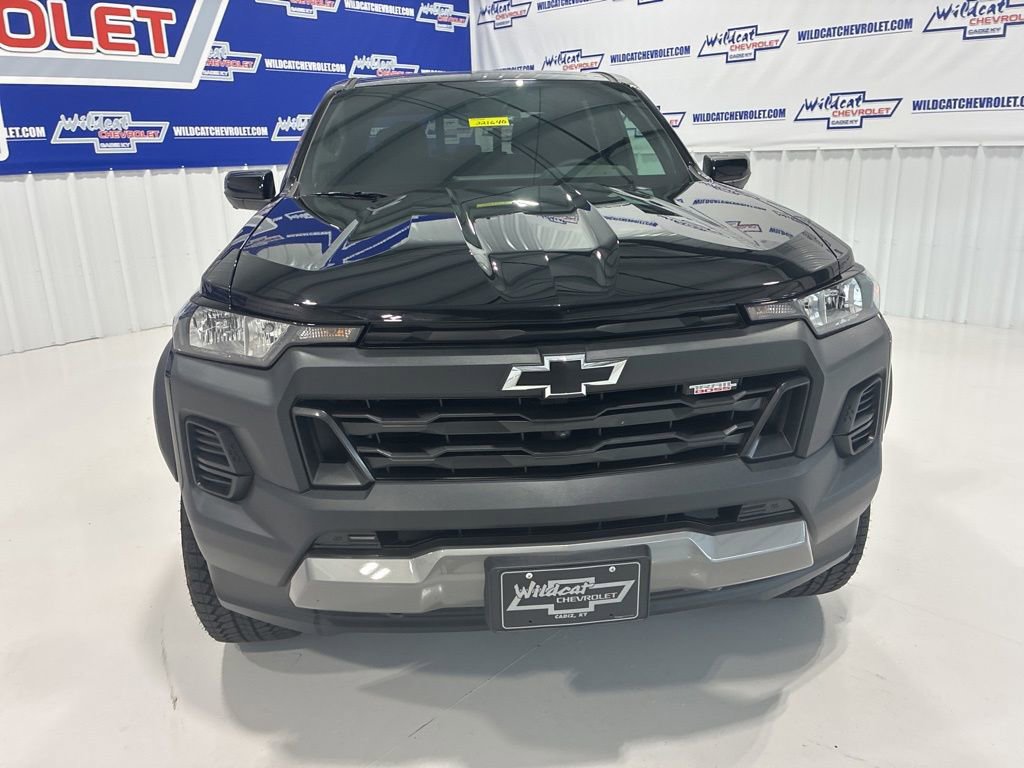 New 2025 Chevrolet Colorado Trail Boss w/ Midnight Edition AWD/4WD image 16