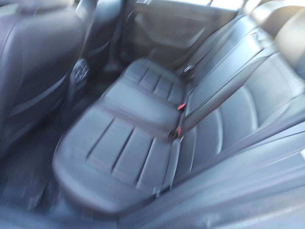 Used 2013 Volkswagen Jetta TDI image 18