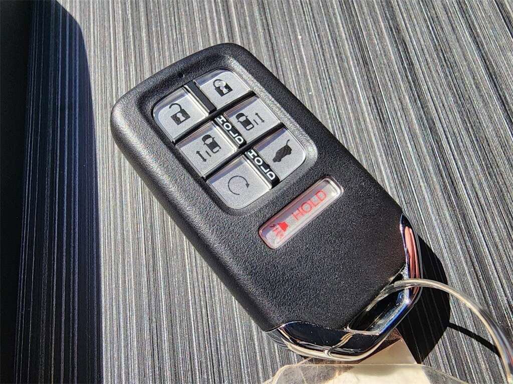 Certified 2024 Honda Odyssey EX-L image 32