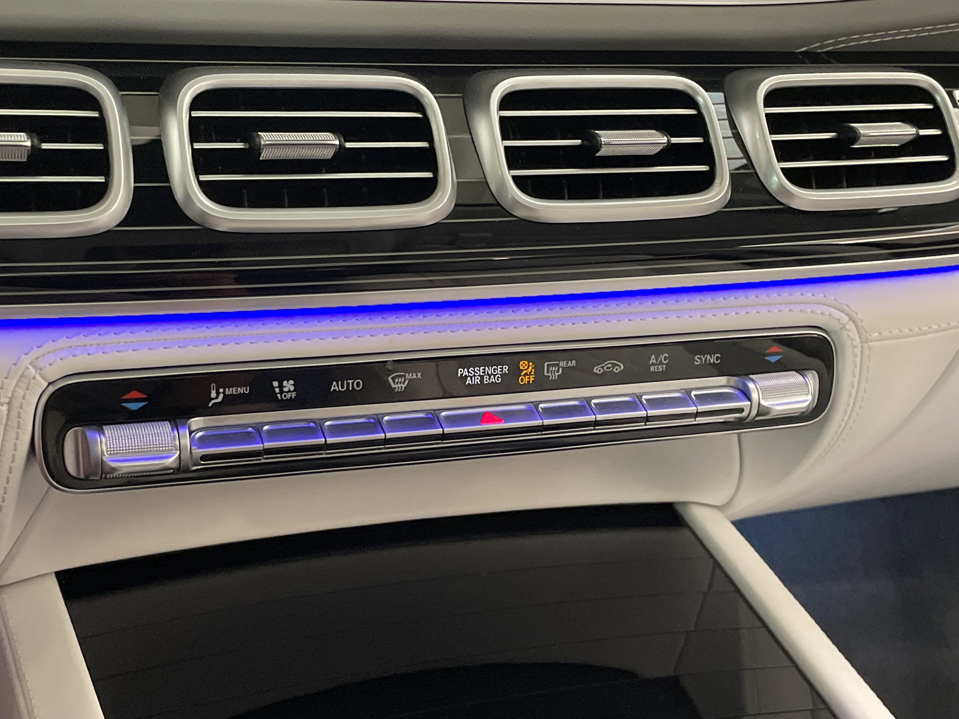 Certified 2025 Mercedes-Benz Maybach GLS 600 4MATIC image 32