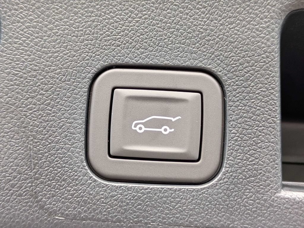 New 2027 Chevrolet Equinox ACTIV w/ Safety and Technology Package FWD image 14