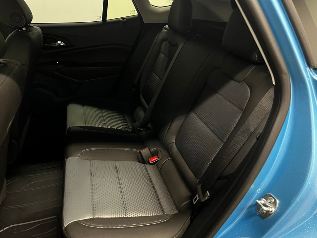 New 2026 Chevrolet Trax LT w/ LT Convenience Package FWD image 28
