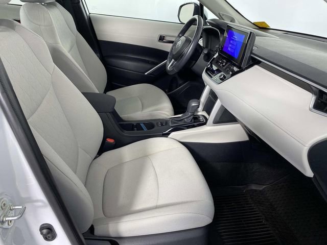 Used 2023 Toyota Corolla Cross LE w/ Moonroof Package image 11
