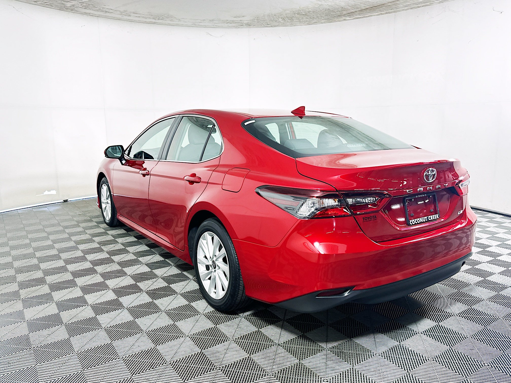 Used 2024 Toyota Camry LE w/ Convenience Package FWD image 5