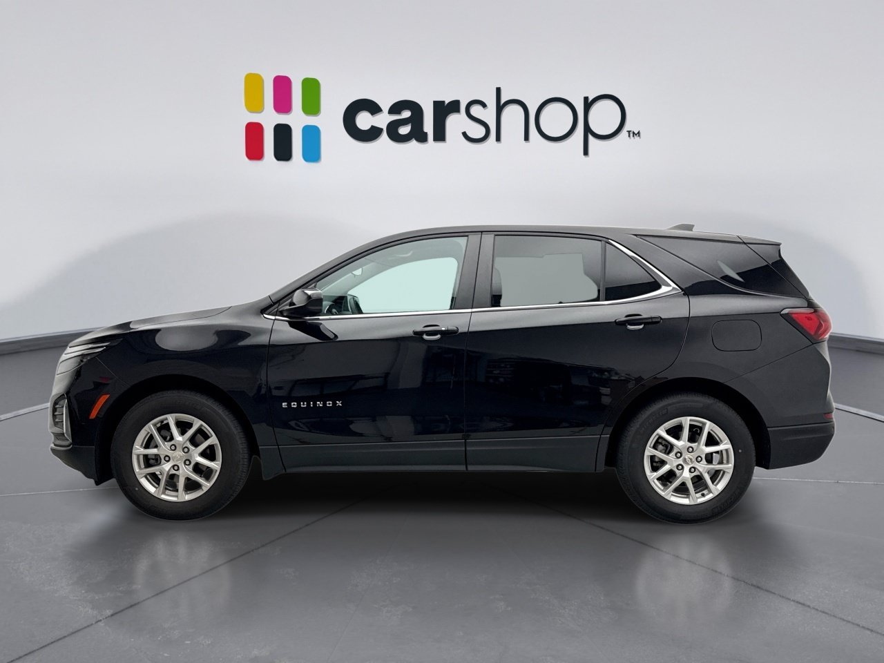 Used 2024 Chevrolet Equinox LT FWD image 2