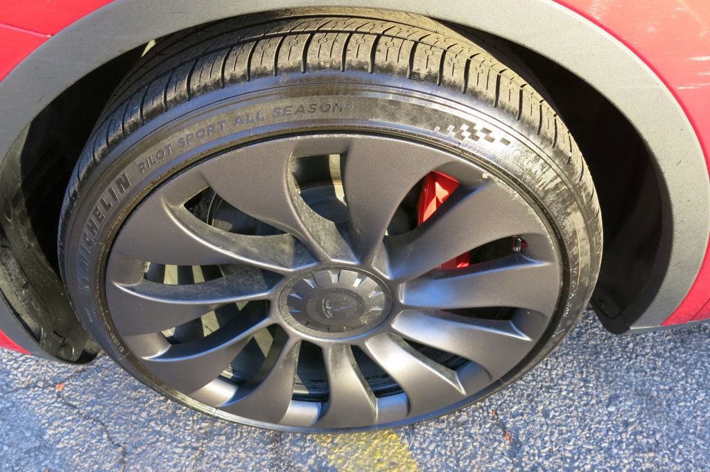 Used 2023 Tesla Model Y Performance image 32
