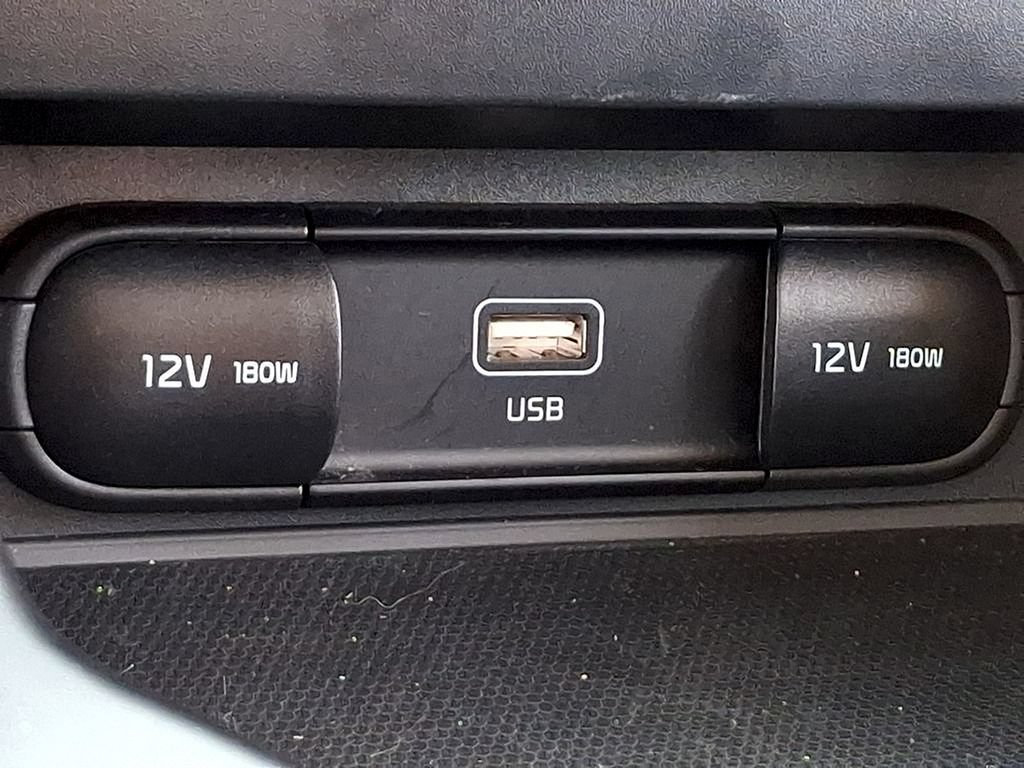 Used 2025 Kia Soul LX w/ LX Technology Package FWD image 22