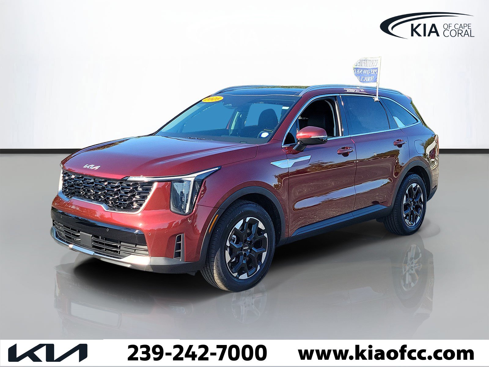 Certified 2025 Kia Sorento S w/ Panoramic Sunroof Package FWD image 3