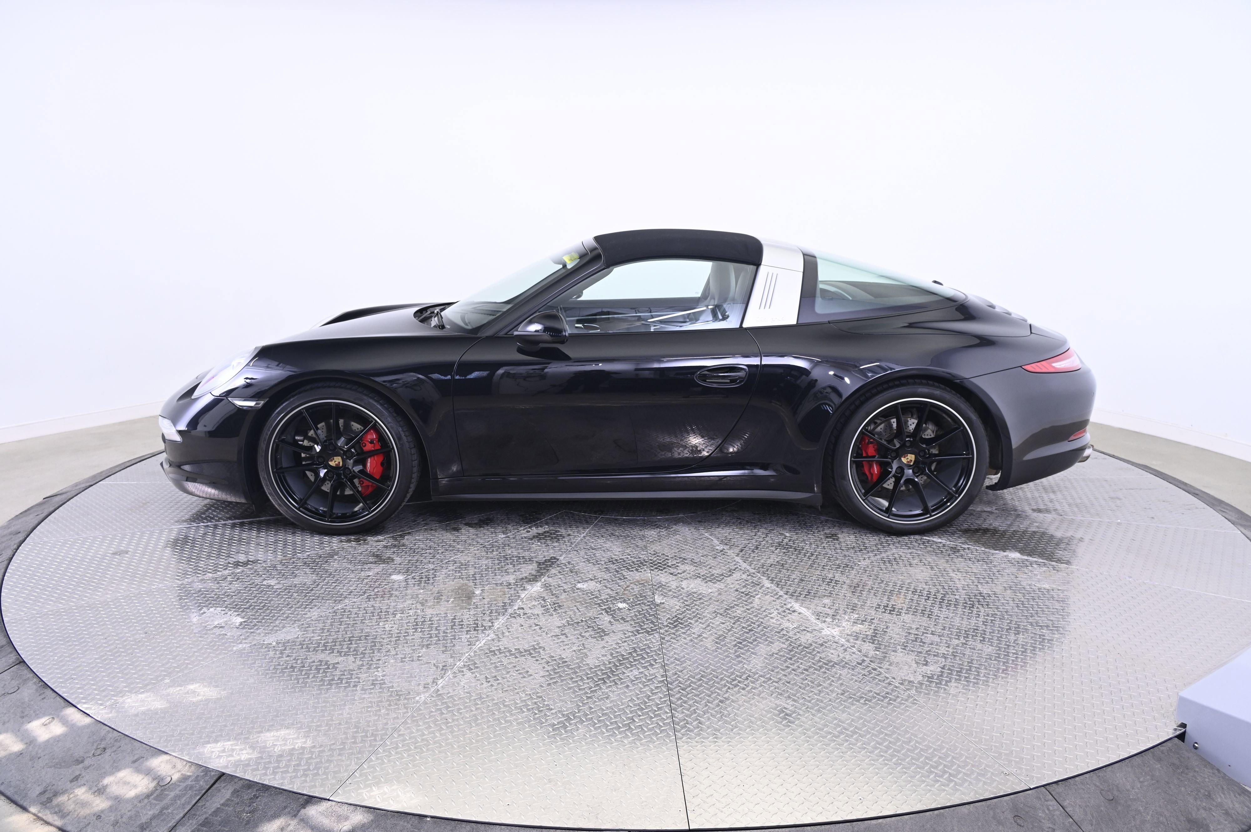 Used 2015 Porsche 911 Targa 4S image 12