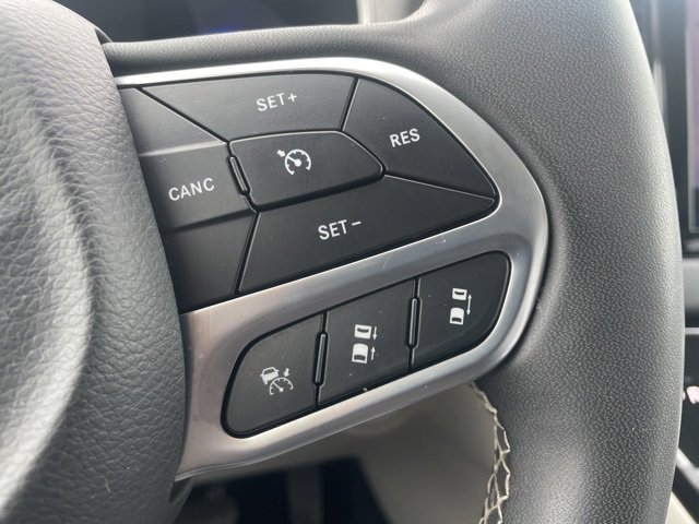 Used 2022 Chrysler Pacifica Touring-L image 22