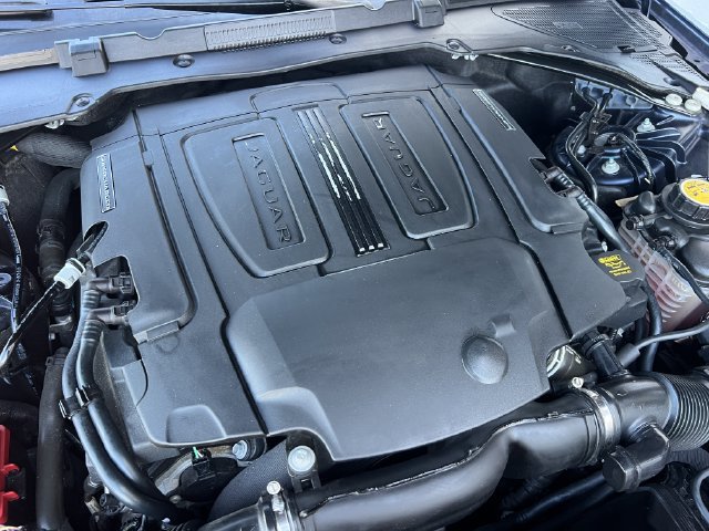 Used 2019 Jaguar XE S RWD image 31