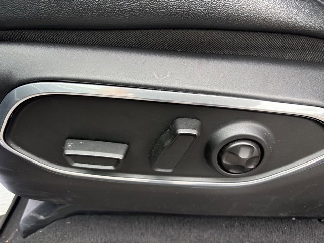 Used 2024 Jeep Wagoneer L 4WD image 16