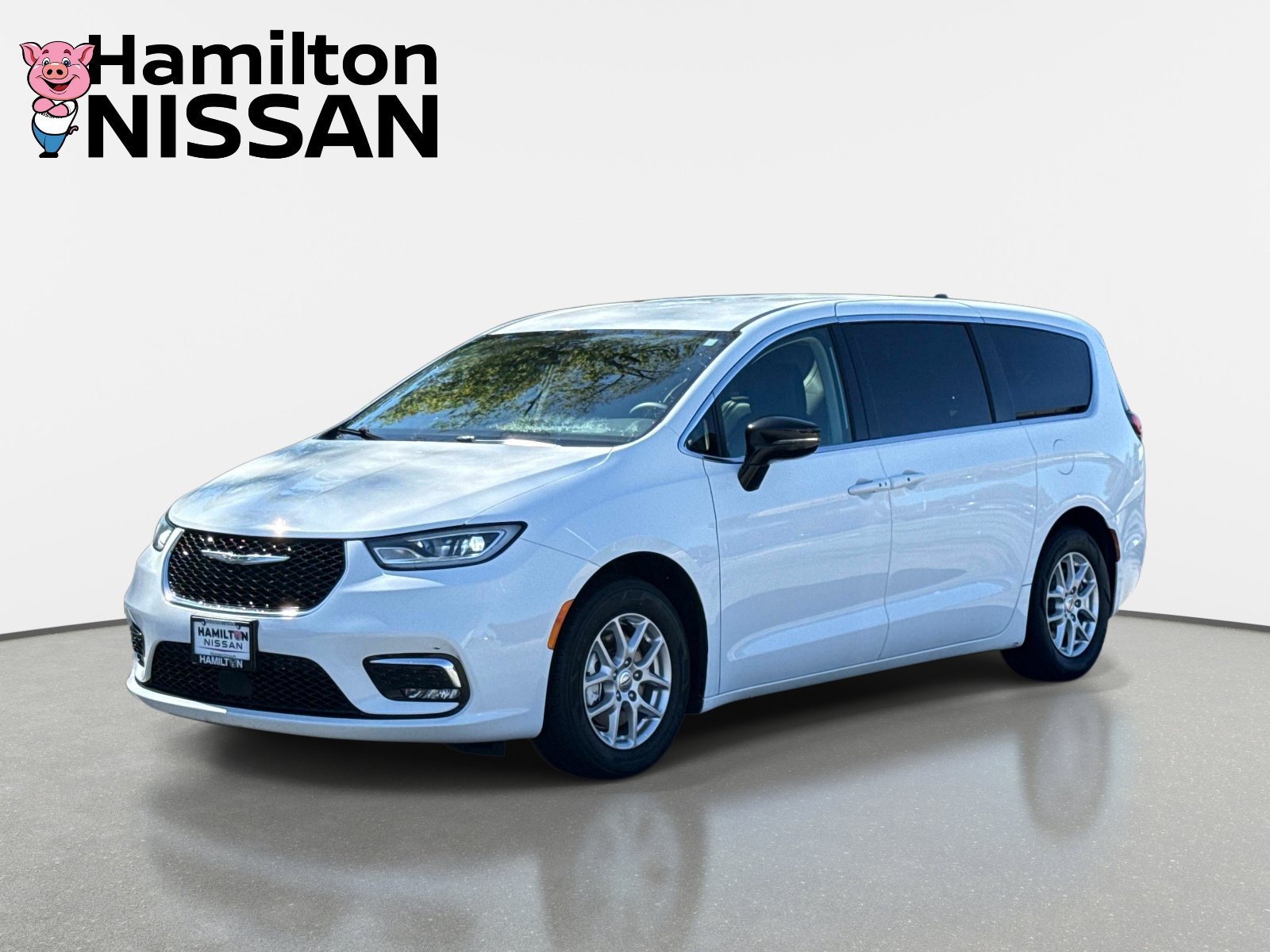 Used 2024 Chrysler Pacifica Touring-L FWD image 5