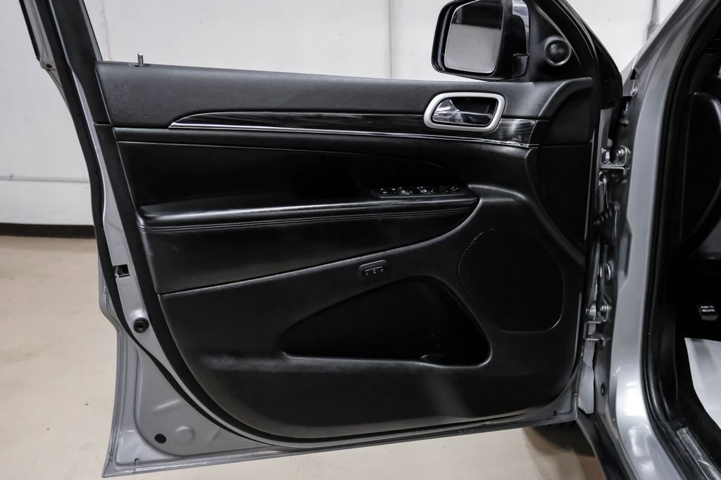 Used 2021 Jeep Grand Cherokee Limited AWD/4WD image 48