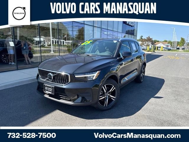 Certified 2025 Volvo XC40 B5 Core