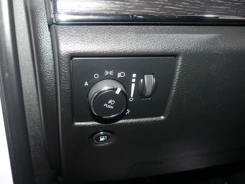 Used 2020 Jeep Grand Cherokee High Altitude AWD/4WD image 28