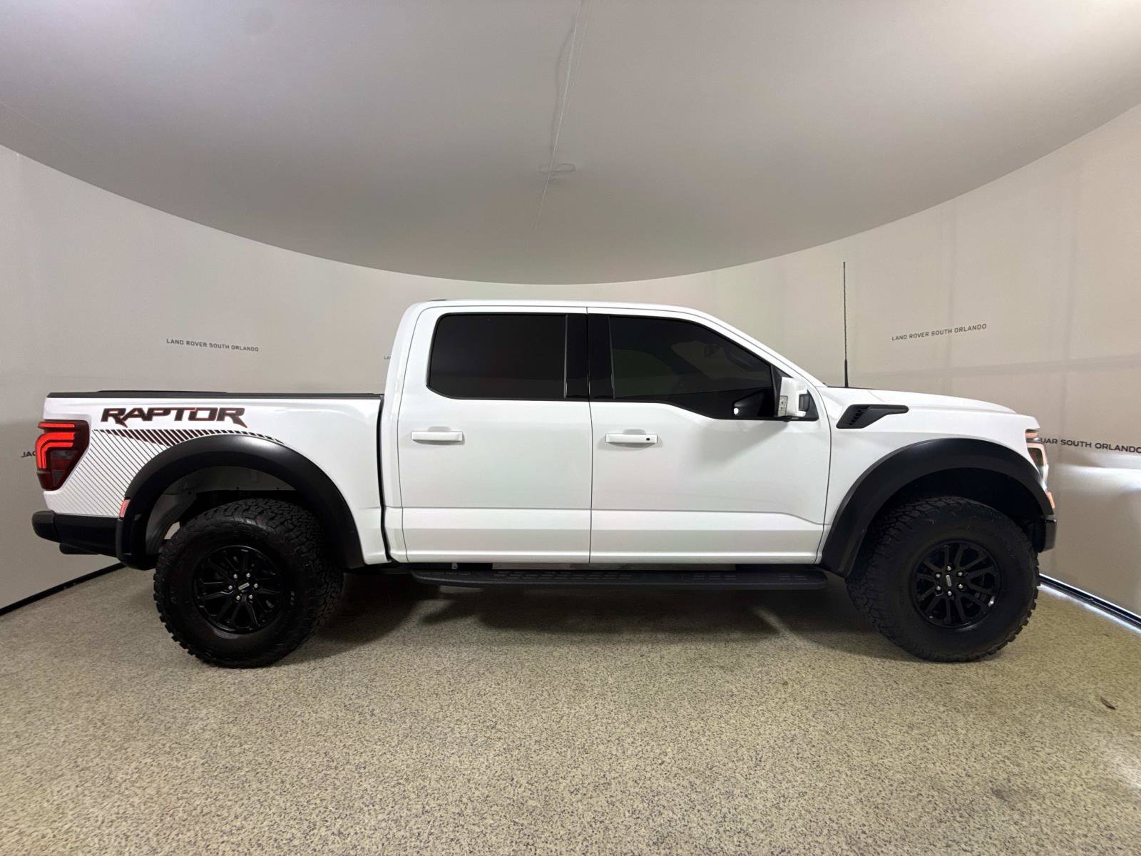 Used 2025 Ford F150 Raptor AWD/4WD image 6