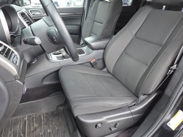 Used 2018 Jeep Grand Cherokee Laredo image 30