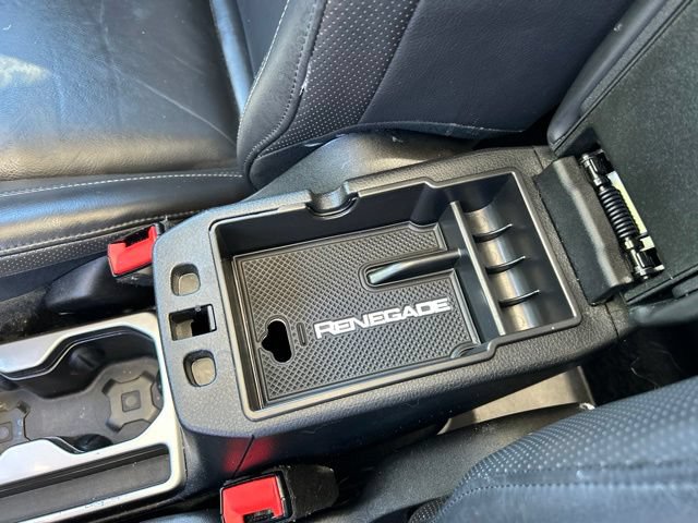 Used 2020 Jeep Renegade Limited w/ UConnect 8.4 Nav Group AWD/4WD image 32