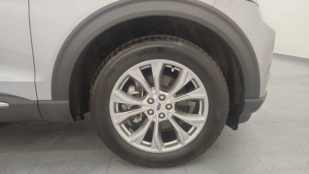 Used 2022 Ford Explorer Limited w/ Equipment Group 301A image 31