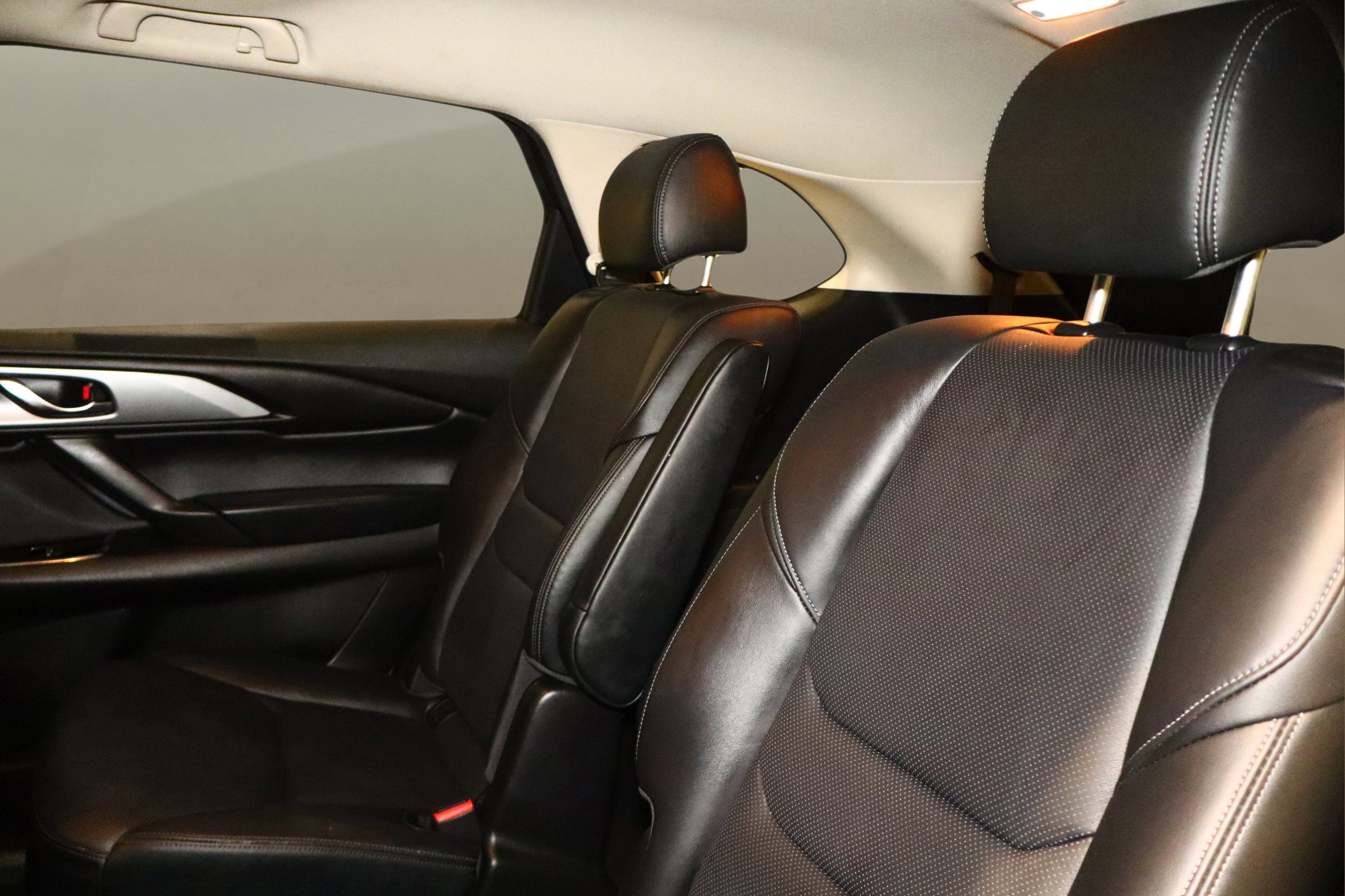 Used 2023 MAZDA CX-9 Touring image 11