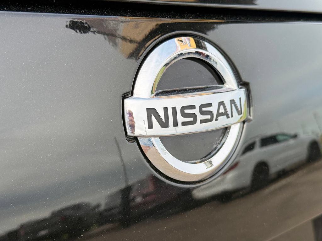 Used 2011 Nissan 370Z Touring RWD image 11