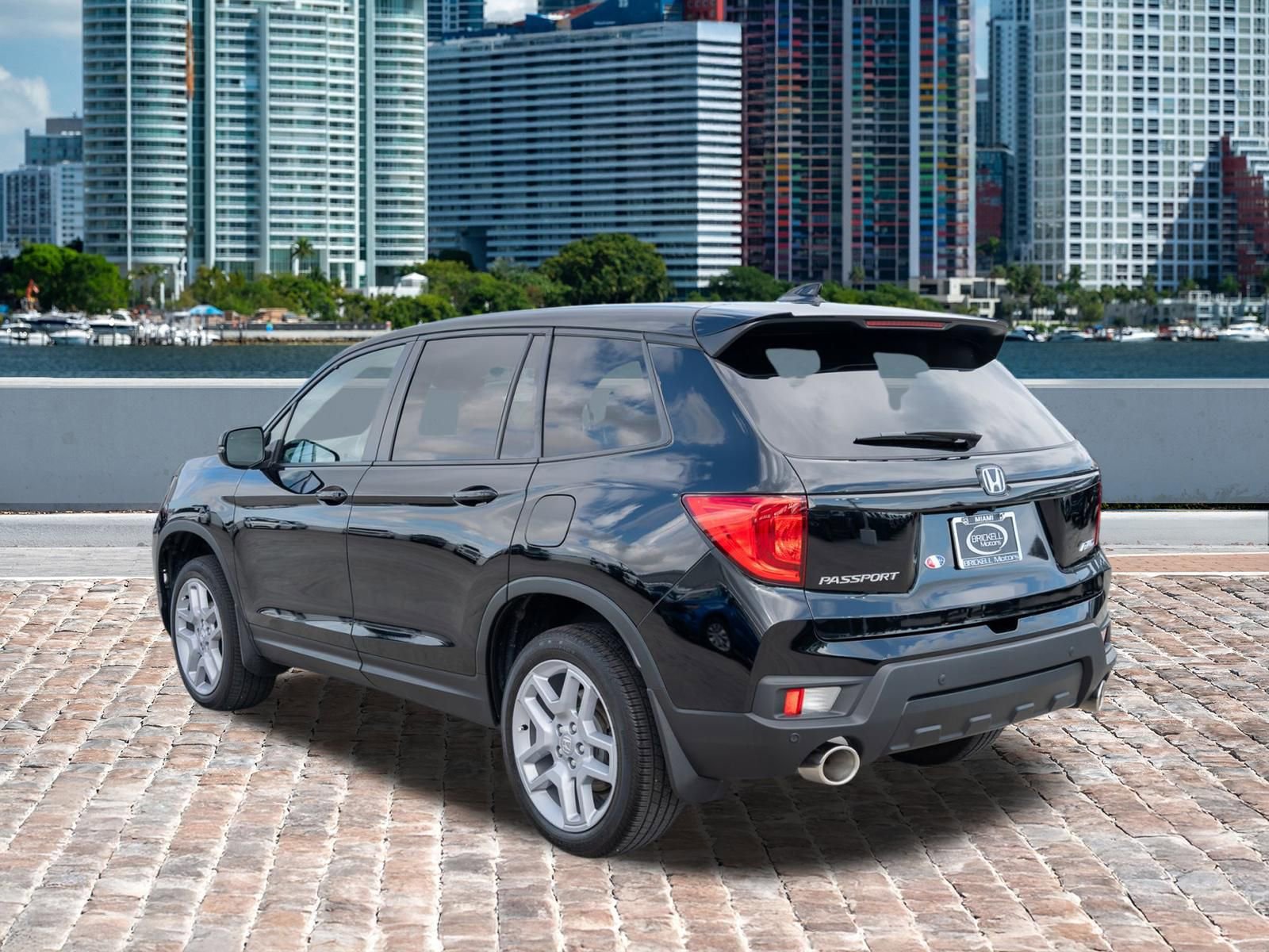 Certified 2025 Honda Passport EX-L image 8