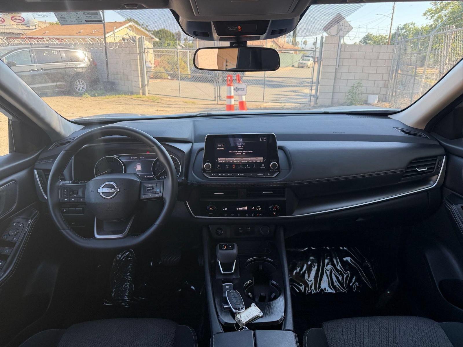 Used 2025 Nissan Rogue SV FWD image 35