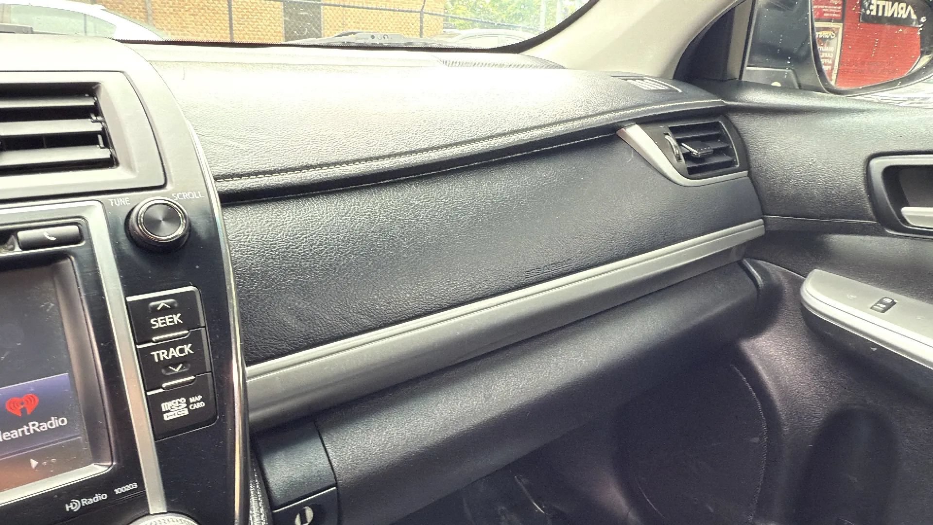 Used 2014 Toyota Camry SE w/ Moonroof Package FWD image 35