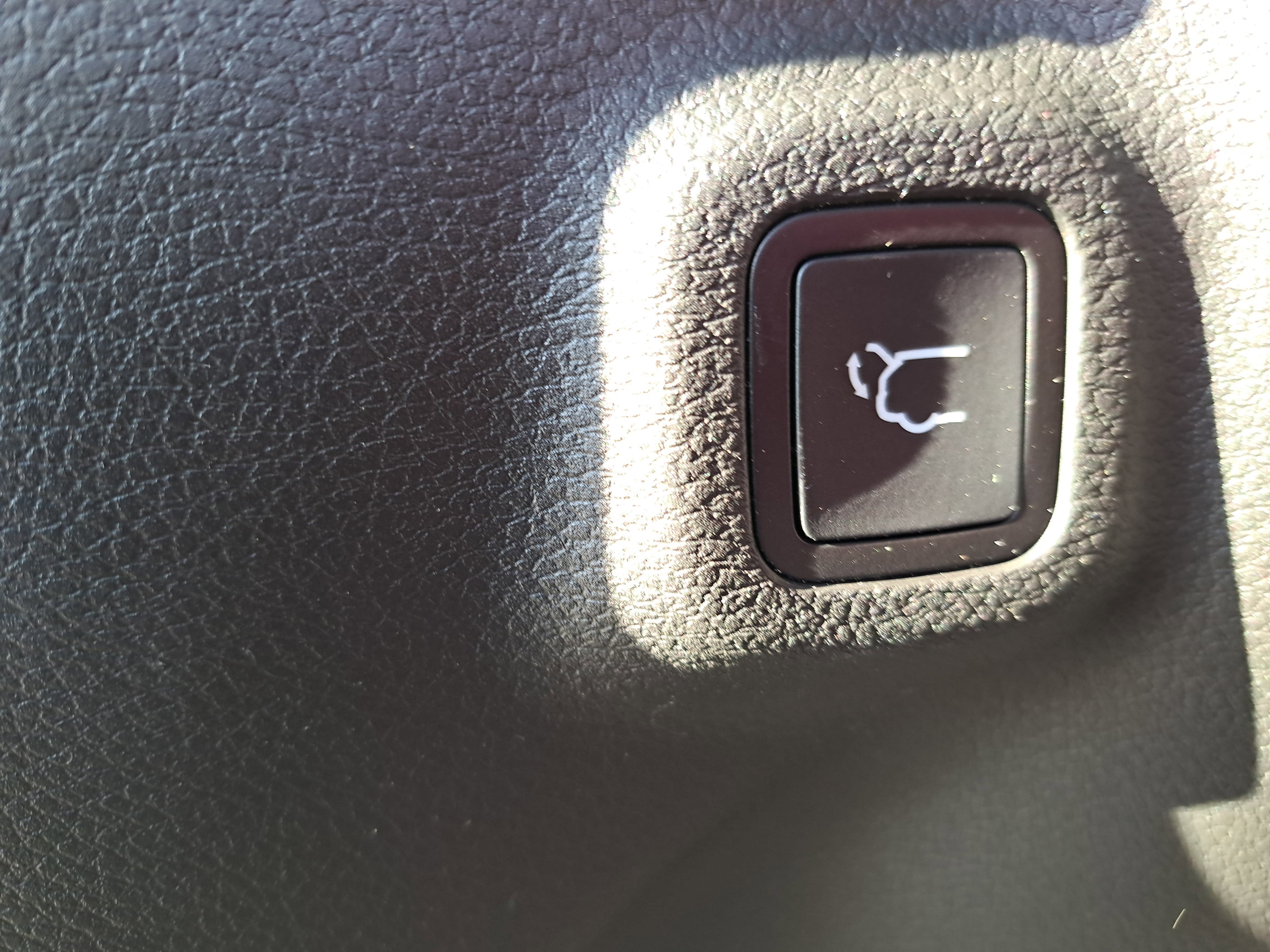 Used 2024 Jeep Compass Latitude image 14