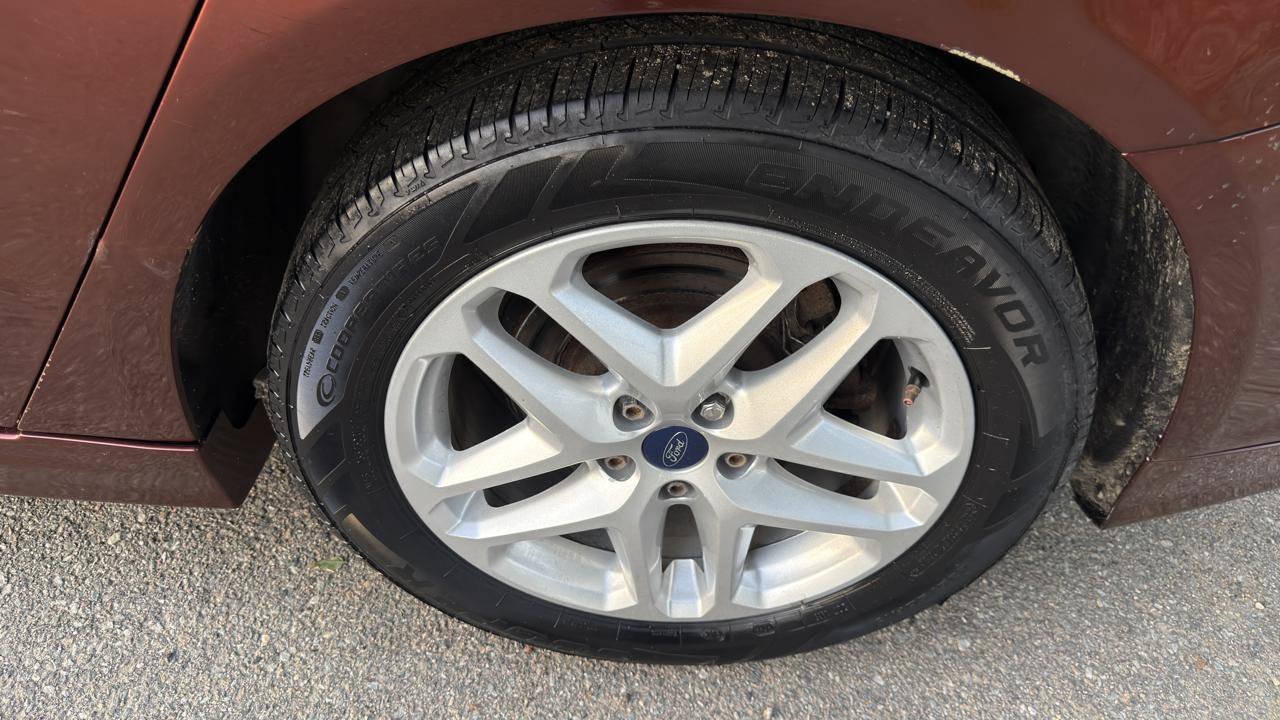 Used 2016 Ford Fusion SE FWD image 48