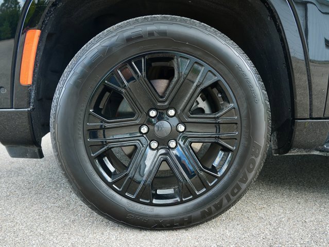 Used 2024 Jeep Wagoneer Series II image 32