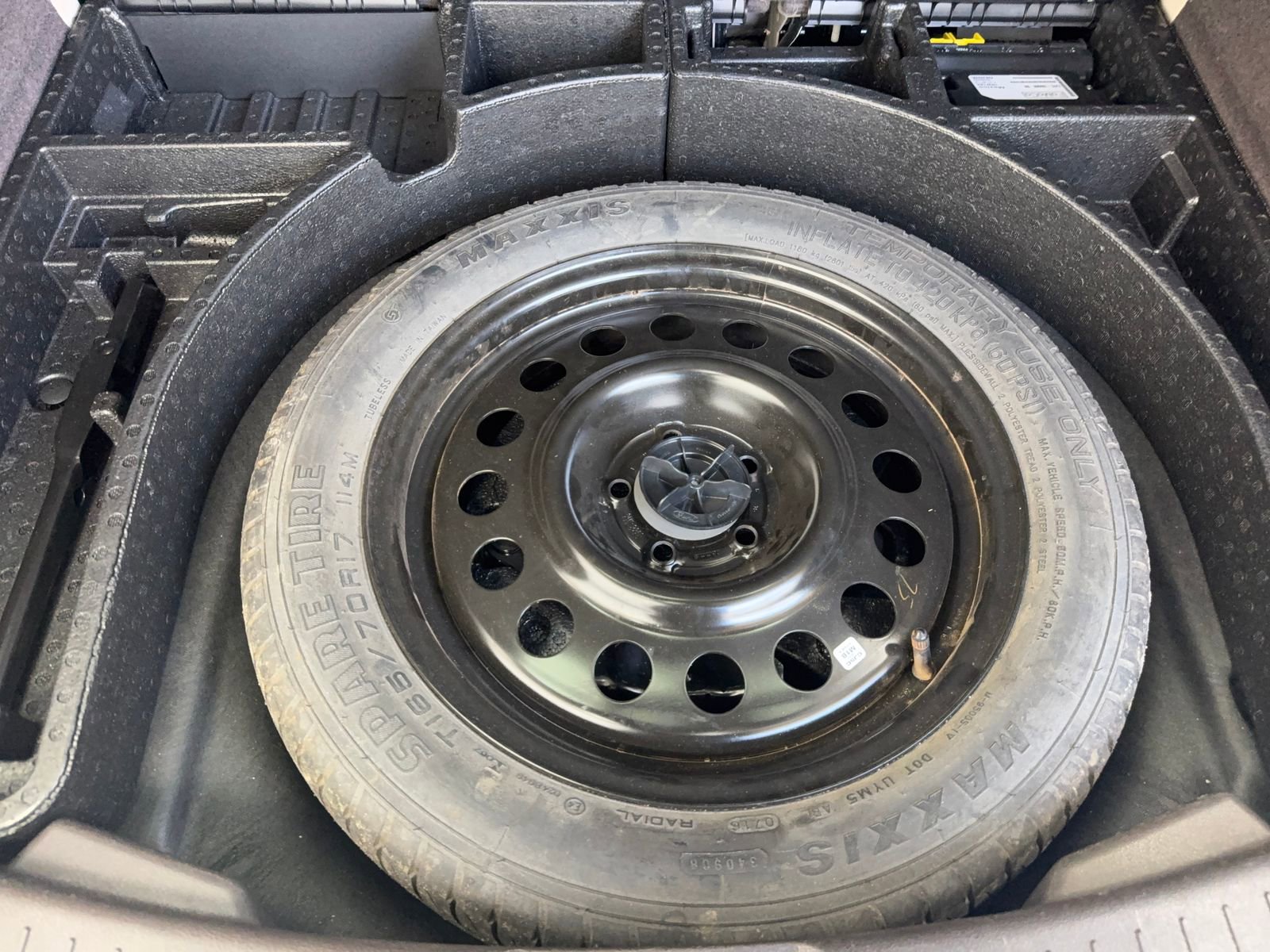 Used 2017 Lincoln MKC Reserve w/ Lincoln MKC Climate Package image 46