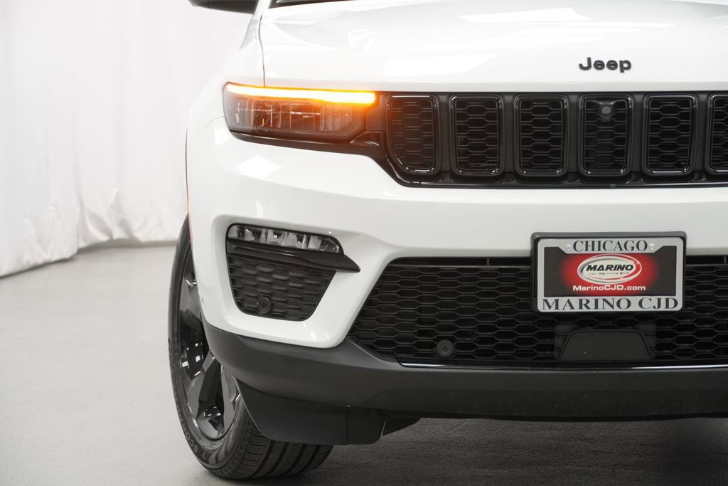 Certified 2023 Jeep Grand Cherokee Limited w/ Luxury Tech Group II AWD/4WD image 6