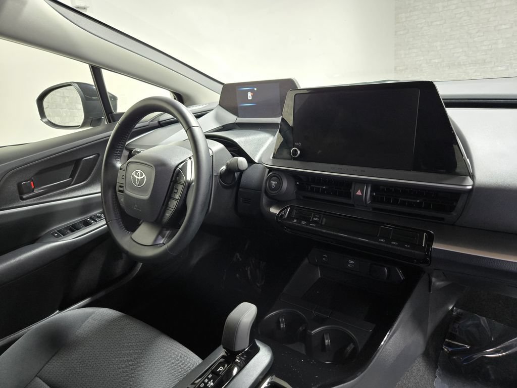 Used 2024 Toyota Prius LE AWD/4WD image 53