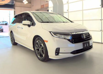 Used 2023 Honda Odyssey Elite image 6