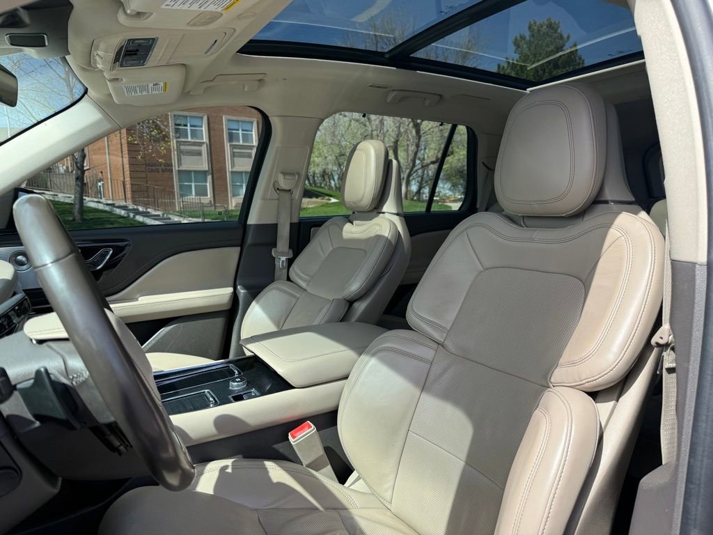 Used 2020 Lincoln Aviator Reserve w/ Equipment Group 202A image 14