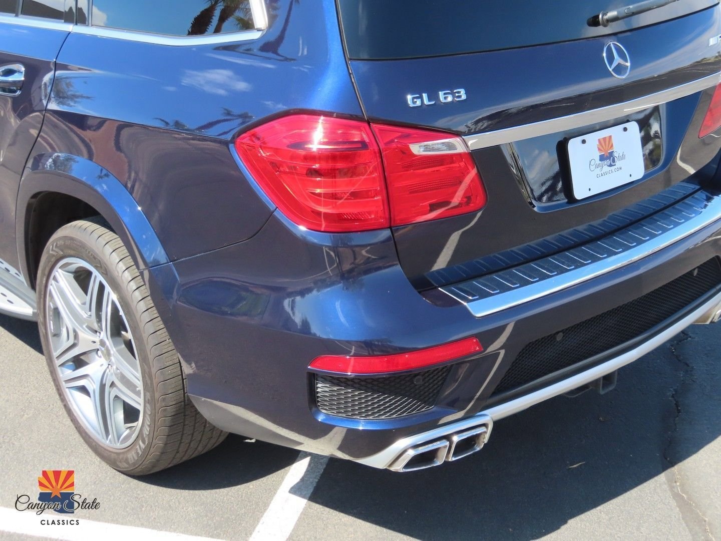 Used 2016 Mercedes-Benz GL 63 AMG 4MATIC image 18