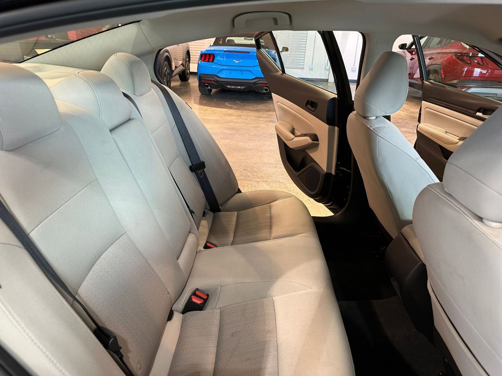 Used 2025 Nissan Altima 2.5 SV image 36